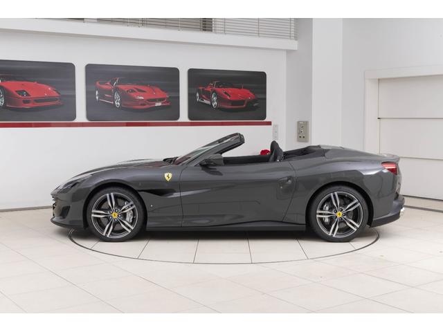 ポルトフィーノ F1 DCT 認定中古車 ADAS FULL PACKAGE SFロゴ サラウンドビューモニター アルミニウムキャリパー 跳ね馬刺繍カーボンダッシュボード カーボンF1コンソール フロントグリルクロームエッジ(30枚目)