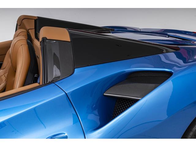 ４８８スパイダー 　Ｆ１　ＤＣＴ　Ａｐｐｌｅ　Ｃａｒｐｌａｙ　２トーンペイント　サスペンションリフト　バックカメラ　デイトナシートカーボンフロントスポイラー　カーボンリアディフューザー（14枚目）