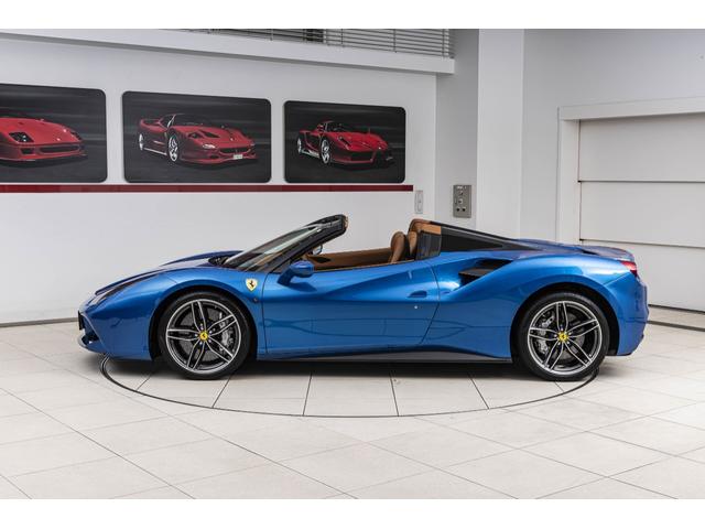 ４８８スパイダー 　Ｆ１　ＤＣＴ　Ａｐｐｌｅ　Ｃａｒｐｌａｙ　２トーンペイント　サスペンションリフト　バックカメラ　デイトナシートカーボンフロントスポイラー　カーボンリアディフューザー（25枚目）