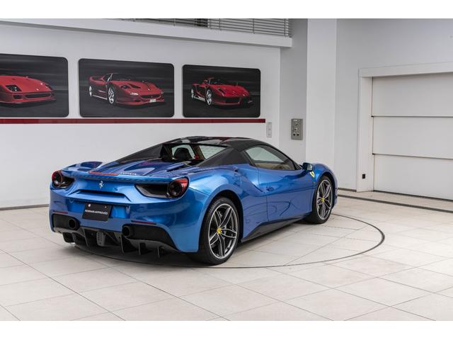 ４８８スパイダー 　Ｆ１　ＤＣＴ　Ａｐｐｌｅ　Ｃａｒｐｌａｙ　２トーンペイント　サスペンションリフト　バックカメラ　デイトナシートカーボンフロントスポイラー　カーボンリアディフューザー（30枚目）