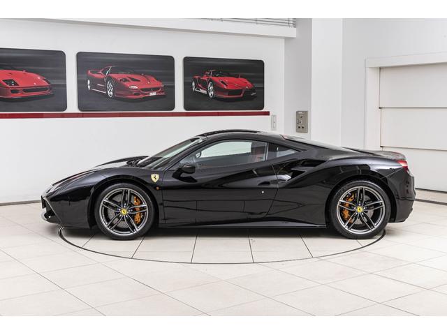 ４８８ＧＴＢ 　Ｆ１　ＤＣＴ　サスペンションリフター　バックカメラ　サスペンションリフター　ホワイトタコメーターカーボンドライバーゾーン　カーボンセンターブリッジ　カーボンダッシュボード（18枚目）