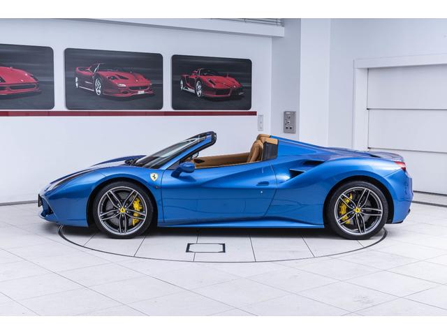 ４８８スパイダー ベースグレード　Ｆ１　ＤＣＴ　Ａｐｐｌｅ　ＣａｒＰｌａｙ　デイトナシート　サスペンションリフター　バックカメラ　プレミアムサウンドカーボンセンターブリッジ　カーボンリアテール　カーボンＢピラー（19枚目）