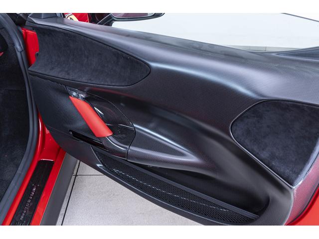 ＳＦ９０ストラダーレ ベースグレード　アセット　フィオラノ　Ｆ１　ＤＣＴ　Ｅ４ＷＤ　ＡＳＳＥＴＴＯ　ＦＩＯＲＡＮＯ　ＴＷＯ－ＴＯＮＥストライプイエロー　カーボンファイバーレーシングシート　自動防眩ミラー　認定中古車（13枚目）