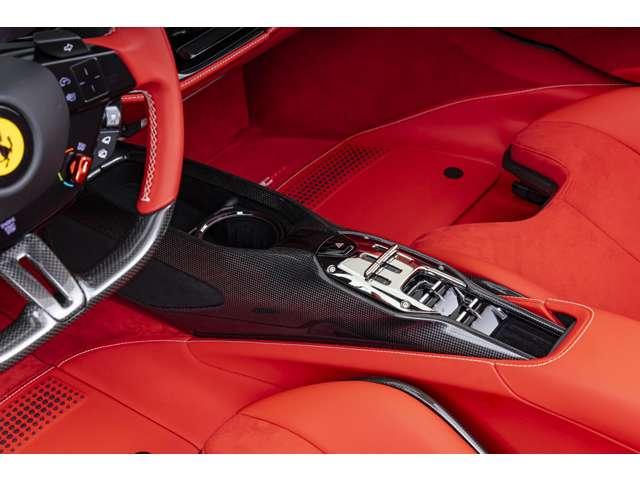 ＳＦ９０スパイダー Ｆ１　ＤＣＴ　Ｅ４ＷＤ　レアディフューザーカーボン　シルキックカーボン　フロントトンネルカーボンカーボンレーシングシート　レーシングシートリフター　ダッシュボードインサートカーボン（7枚目）