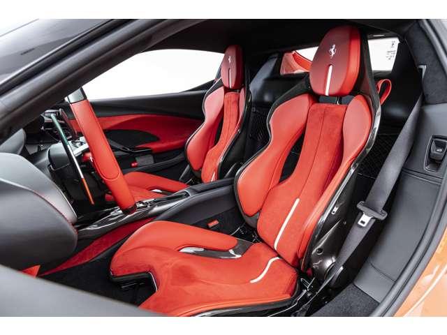 ２９６ＧＴＢ ベースグレード　Ｆ１　ＤＣＴ　カーボンレーシングホイール　チタンホイールボルト　カーボンＬＥＤステアリングカーボンセンタートンネル　フロントサスペンションリフト　ＳＦロゴ　黒ブレーキキャリパー（2枚目）
