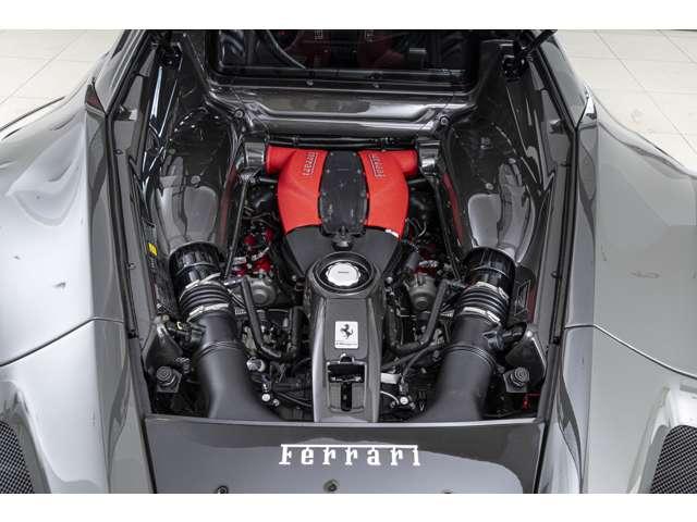 Ｆ８トリブート ベースグレード　Ｆ１　ＤＣＴ　認定中古車　カーボンファイバードライバーゾーン　レーシングシート　シートリフター鍛造ダイヤモンドホイール　シートセンタートリコロール　カーボンダッシュボード　Ｆ１ボタントリコロール（21枚目）