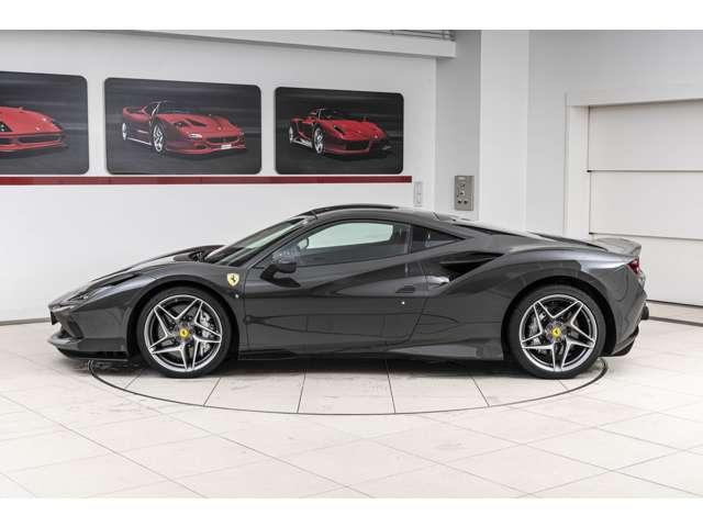 Ｆ８トリブート ベースグレード　Ｆ１　ＤＣＴ　認定中古車　カーボンファイバードライバーゾーン　レーシングシート　シートリフター鍛造ダイヤモンドホイール　シートセンタートリコロール　カーボンダッシュボード　Ｆ１ボタントリコロール（25枚目）
