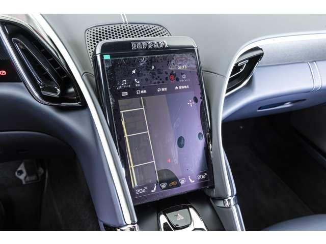 ローマ Ｆ１　ＤＣＴ　ＢＩＡＮＣＯ　ＡＶＵＳ　認定中古車　２０インチ鍛造ホイール　カーボンステアリングホイール　フェラーリロゴブラックブレーキキャリパー　フル電動ベンチレーションシート　マグネライドサスペンションシステム（12枚目）