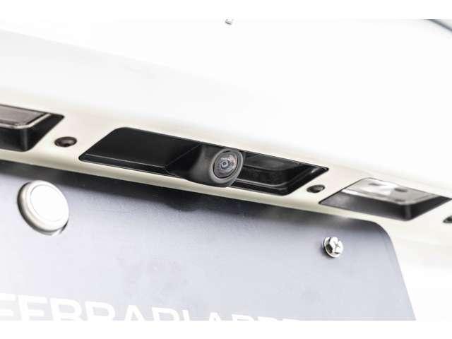ローマ Ｆ１　ＤＣＴ　ＢＩＡＮＣＯ　ＡＶＵＳ　認定中古車　２０インチ鍛造ホイール　カーボンステアリングホイール　フェラーリロゴブラックブレーキキャリパー　フル電動ベンチレーションシート　マグネライドサスペンションシステム（23枚目）
