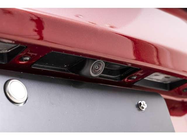 ローマ Ｆ１　ＤＣＴ　ＲＯＳＳＯ　ＦＩＯＲＡＮＯ／ＴＯＲＴＯＲＡ　認定中古車　２０インチ鍛造ダイヤモンドホイール　フェラーリエンブレム　レッドキャリパーカーボンＬＥＤステアリング　リアカメラ　ヒストリックカラー　ブラックスポーツエグゾーストパイプ（17枚目）