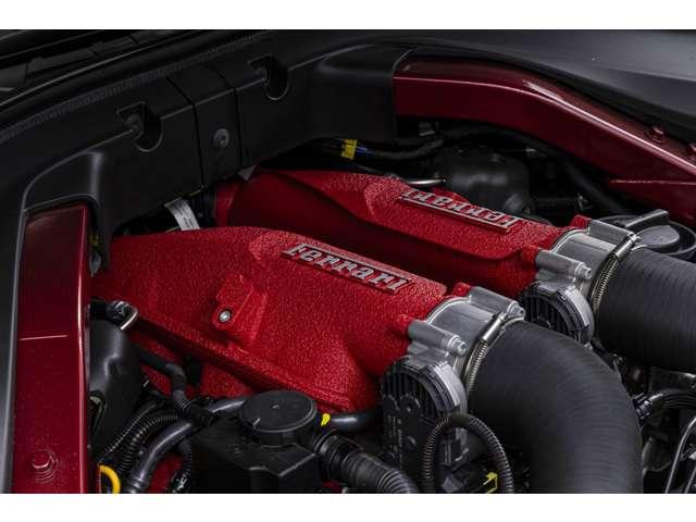 ローマ Ｆ１　ＤＣＴ　ＲＯＳＳＯ　ＦＩＯＲＡＮＯ／ＴＯＲＴＯＲＡ　認定中古車　２０インチ鍛造ダイヤモンドホイール　フェラーリエンブレム　レッドキャリパーカーボンＬＥＤステアリング　リアカメラ　ヒストリックカラー　ブラックスポーツエグゾーストパイプ（22枚目）