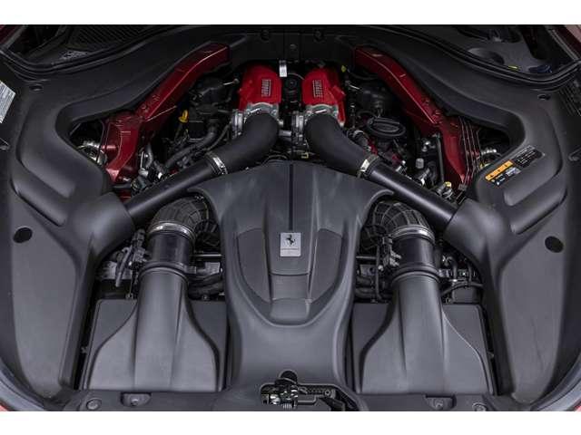 ローマ Ｆ１　ＤＣＴ　ＲＯＳＳＯ　ＦＩＯＲＡＮＯ／ＴＯＲＴＯＲＡ　認定中古車　２０インチ鍛造ダイヤモンドホイール　フェラーリエンブレム　レッドキャリパーカーボンＬＥＤステアリング　リアカメラ　ヒストリックカラー　ブラックスポーツエグゾーストパイプ（23枚目）