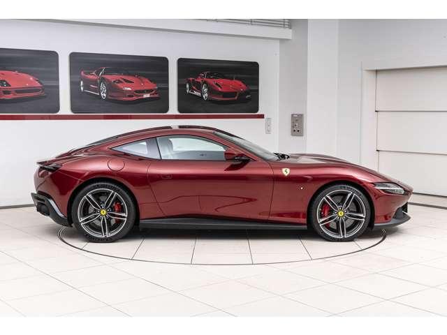 ローマ Ｆ１　ＤＣＴ　ＲＯＳＳＯ　ＦＩＯＲＡＮＯ／ＴＯＲＴＯＲＡ　認定中古車　２０インチ鍛造ダイヤモンドホイール　フェラーリエンブレム　レッドキャリパーカーボンＬＥＤステアリング　リアカメラ　ヒストリックカラー　ブラックスポーツエグゾーストパイプ（28枚目）