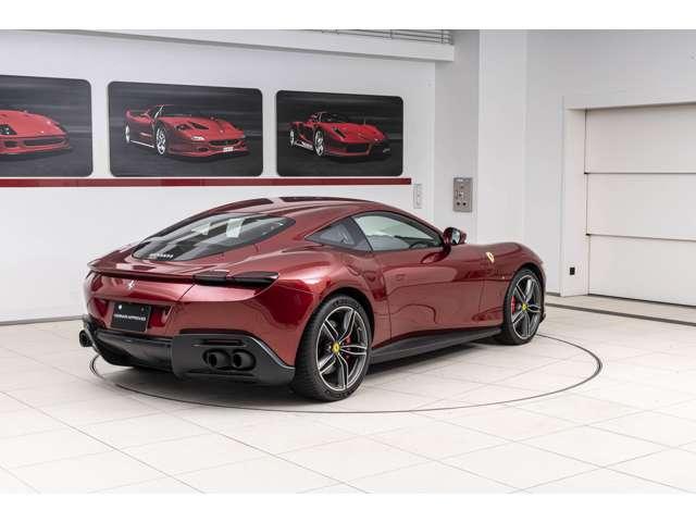 ローマ Ｆ１　ＤＣＴ　ＲＯＳＳＯ　ＦＩＯＲＡＮＯ／ＴＯＲＴＯＲＡ　認定中古車　２０インチ鍛造ダイヤモンドホイール　フェラーリエンブレム　レッドキャリパーカーボンＬＥＤステアリング　リアカメラ　ヒストリックカラー　ブラックスポーツエグゾーストパイプ（29枚目）