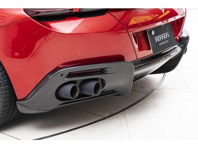 ローマ Ｆ１　ＤＣＴ　Ｒｏｓｓｏ　Ｐｏｒｔｏｆｉｎｏ　認定中古車　左ハンドル　鍛造ダイヤモンドホイールサスペンション／Ａｐｐｌｅ　ＣａｒＰｌａｙ／カーボンアンダードアトリム／カーボンフロントスポイラー／カーボンエクステリアキックプレート／ＯＰ１０２０（22枚目）