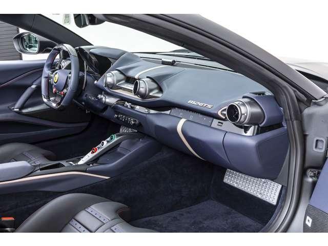 ８１２ＧＴＳ Ｆ１　ＤＣＴ　Ｎｅｒｏ　Ｏｐａｃｏ　／　Ｎｅｒｏ　認定中古車　左ハンドル　コラム７ＡＴ　デイトナスポーツシート　デイトナインサート　レーシングシートリフターアップルカープレイ　フロントサスペンションシート　ステアリングホイールレザー　ＥＴＣ（12枚目）