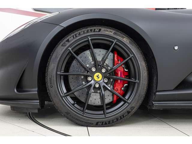 ８１２ＧＴＳ Ｆ１　ＤＣＴ　Ｎｅｒｏ　Ｏｐａｃｏ　／　Ｎｅｒｏ　認定中古車　左ハンドル　コラム７ＡＴ　デイトナスポーツシート　デイトナインサート　レーシングシートリフターアップルカープレイ　フロントサスペンションシート　ステアリングホイールレザー　ＥＴＣ（19枚目）
