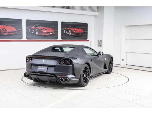 ８１２ＧＴＳ Ｆ１　ＤＣＴ　Ｎｅｒｏ　Ｏｐａｃｏ　／　Ｎｅｒｏ　認定中古車　左ハンドル　コラム７ＡＴ　デイトナスポーツシート　デイトナインサート　レーシングシートリフターアップルカープレイ　フロントサスペンションシート　ステアリングホイールレザー　ＥＴＣ（33枚目）