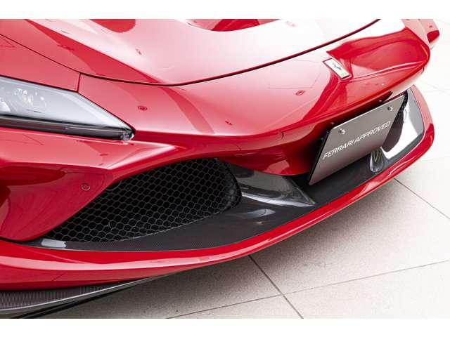 F8トリブート F1 DCT RossoCorsaMetallizzato 認定中古車 左ハンドル サスペンションリフター バックカメラ カーボンフロントスポイラーカーボンリアディフューザー カーボンサイドシル カーボンファイバードライバーゾーン レーシングシート(13枚目)