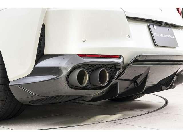８１２ＧＴＳ 　Ｆ１　ＤＣＴ　ＢｉａｎｃｏＡｖｕｓ／Ｎｅｒｏ　カーボンフロントスポイラー／インサート　カーボンエクステリアシルカバーカーボンリアディフューザー　カーボンＬＥＤステアリング（25枚目）