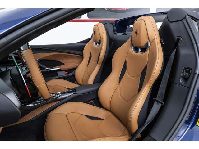２９６ＧＴＳ Ｆ１　ＤＣＴ　ＢｌｕＴｏｕｒＤｅＦｒａｎｃｅ／クオイオ　認定中古車　フロントパーキングソナー　バックレーダー　ワイヤレスチャージャーフロントトンネルグロッシーカーボン　フロントサスペンションリフター　ＬＥＤカーボンハンドル（2枚目）