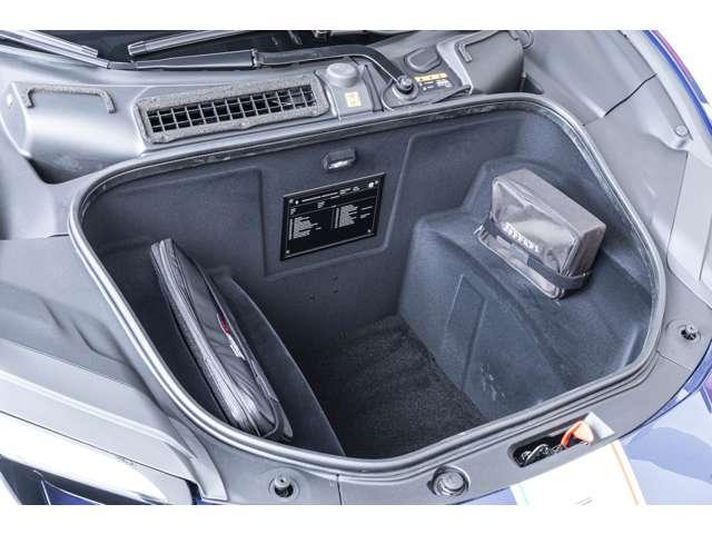 ２９６ＧＴＳ Ｆ１　ＤＣＴ　ＢｌｕＴｏｕｒＤｅＦｒａｎｃｅ／クオイオ　認定中古車　フロントパーキングソナー　バックレーダー　ワイヤレスチャージャーフロントトンネルグロッシーカーボン　フロントサスペンションリフター　ＬＥＤカーボンハンドル（15枚目）
