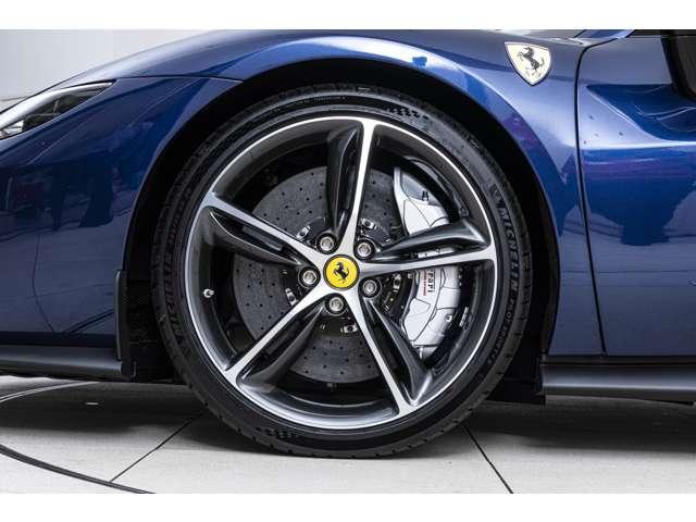 ２９６ＧＴＳ Ｆ１　ＤＣＴ　ＢｌｕＴｏｕｒＤｅＦｒａｎｃｅ／クオイオ　認定中古車　フロントパーキングソナー　バックレーダー　ワイヤレスチャージャーフロントトンネルグロッシーカーボン　フロントサスペンションリフター　ＬＥＤカーボンハンドル（17枚目）