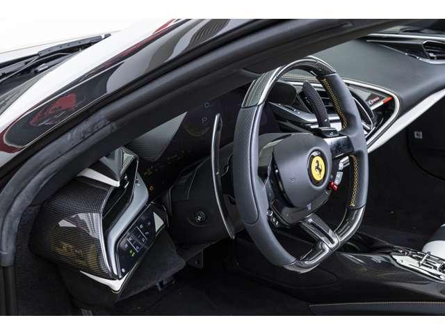 ＳＦ９０スパイダー Ｆ１　ＤＣＴ　Ｅ４ＷＤ　Ｇｉａｌｌｏ　Ｍｏｎｔｅｃａｒｌｏ　認定中古車　フロントサスペンションリフタ　サラウンドビューカメラ　ブラインドスポット２トーンボディペインティング　デジタルリアビューミラー　Ａｐｐｌｅカープレイ　プレミアムサウンドシステム（31枚目）