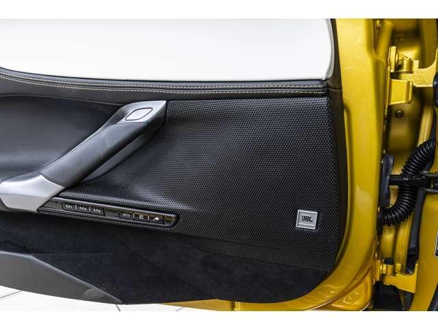 ＳＦ９０スパイダー Ｆ１　ＤＣＴ　Ｅ４ＷＤ　Ｇｉａｌｌｏ　Ｍｏｎｔｅｃａｒｌｏ　認定中古車　フロントサスペンションリフタ　サラウンドビューカメラ　ブラインドスポット２トーンボディペインティング　デジタルリアビューミラー　Ａｐｐｌｅカープレイ　プレミアムサウンドシステム（32枚目）