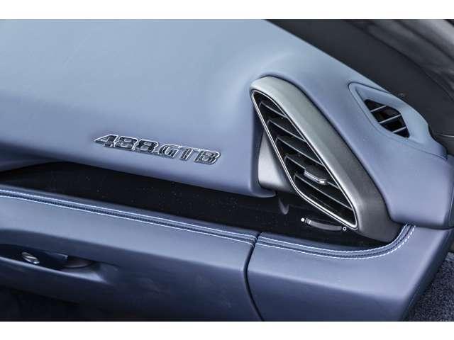 ４８８ＧＴＢ Ｆ１　ＤＣＴ　ＢＬＵ　ＣＯＲＳＡ　フェラーリエンブレム、２０インチスポーツホイール、ＨＩＦＩサウンドシステムフロントサスペンションリフト、カーボンドライバーゾーン（13枚目）