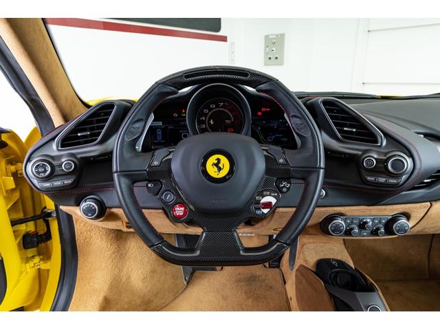 488GTB ベースグレード F1 DCT Giallo Modena/Cuoio(4枚目)