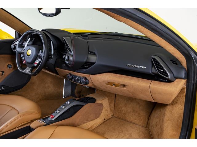488GTB ベースグレード F1 DCT Giallo Modena/Cuoio(7枚目)