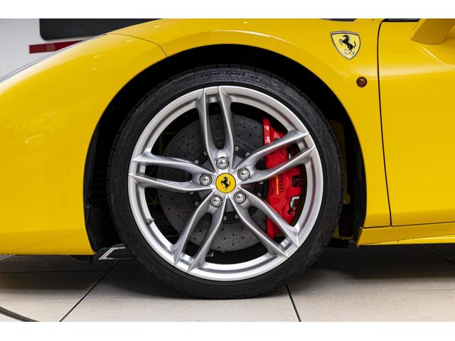 488GTB ベースグレード F1 DCT Giallo Modena/Cuoio(17枚目)