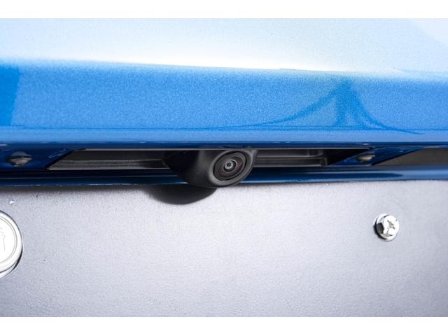 ローマスパイダー Ｆ１　ＤＣＴ　Ｂｌｕ　Ｃｏｒｓａ／Ｂｉａｎｃｏ　マグネライドサスペンション　サラウンドビューカメラ　バックレーダー２０インチ鍛造ダイヤモンドフィニッシュホイール　カーボンＬＥＤステアリング　カーボントンネル（5枚目）