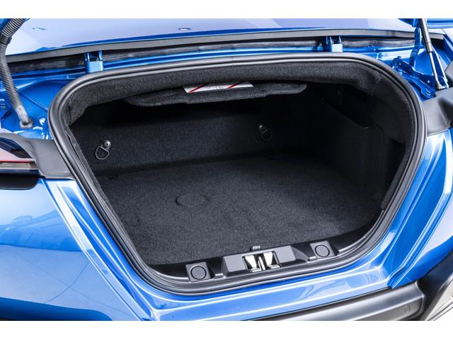 ローマスパイダー Ｆ１　ＤＣＴ　Ｂｌｕ　Ｃｏｒｓａ／Ｂｉａｎｃｏ　マグネライドサスペンション　サラウンドビューカメラ　バックレーダー２０インチ鍛造ダイヤモンドフィニッシュホイール　カーボンＬＥＤステアリング　カーボントンネル（20枚目）