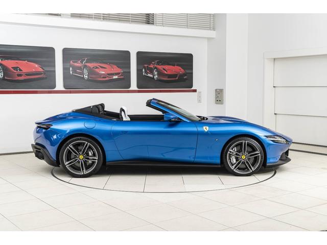 ローマスパイダー Ｆ１　ＤＣＴ　Ｂｌｕ　Ｃｏｒｓａ／Ｂｉａｎｃｏ　マグネライドサスペンション　サラウンドビューカメラ　バックレーダー２０インチ鍛造ダイヤモンドフィニッシュホイール　カーボンＬＥＤステアリング　カーボントンネル（28枚目）