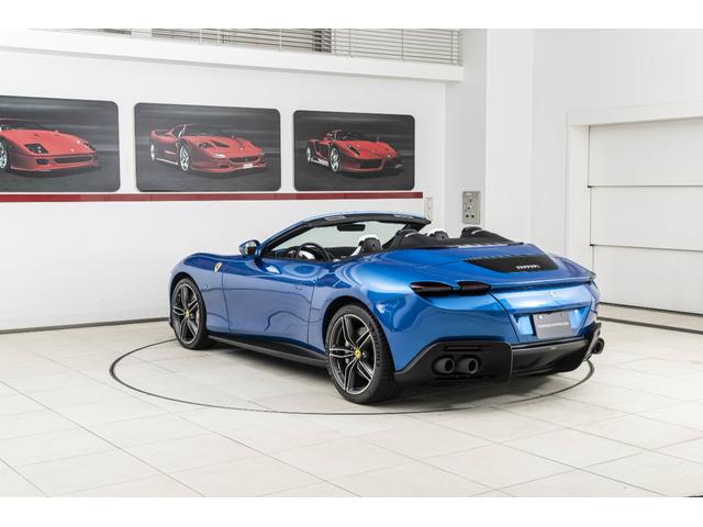 ローマスパイダー Ｆ１　ＤＣＴ　Ｂｌｕ　Ｃｏｒｓａ／Ｂｉａｎｃｏ　マグネライドサスペンション　サラウンドビューカメラ　バックレーダー２０インチ鍛造ダイヤモンドフィニッシュホイール　カーボンＬＥＤステアリング　カーボントンネル（31枚目）