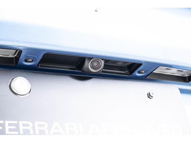 ローマスパイダー Ｆ１　ＤＣＴ　Ａｚｚｕｒｏ　Ｃａｌｉｆｏｒｎｉａ　サラウンドビューカメラ　パッセンジャーディスプレイ　バックレーダースクーデリアフェラーリロゴ　カーボンＬＥＤステアリング　フロアマットロゴ入り（5枚目）