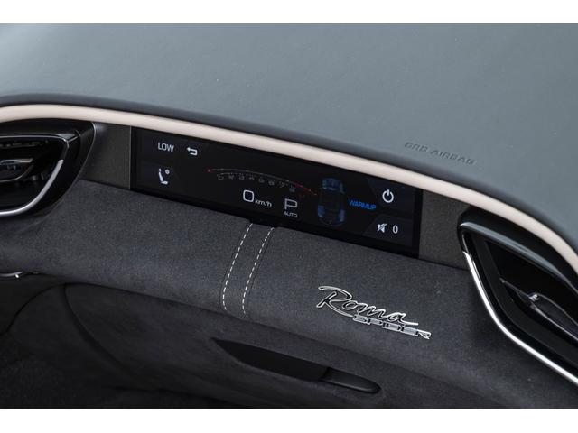 ローマスパイダー Ｆ１　ＤＣＴ　Ａｚｚｕｒｏ　Ｃａｌｉｆｏｒｎｉａ　サラウンドビューカメラ　パッセンジャーディスプレイ　バックレーダースクーデリアフェラーリロゴ　カーボンＬＥＤステアリング　フロアマットロゴ入り（16枚目）