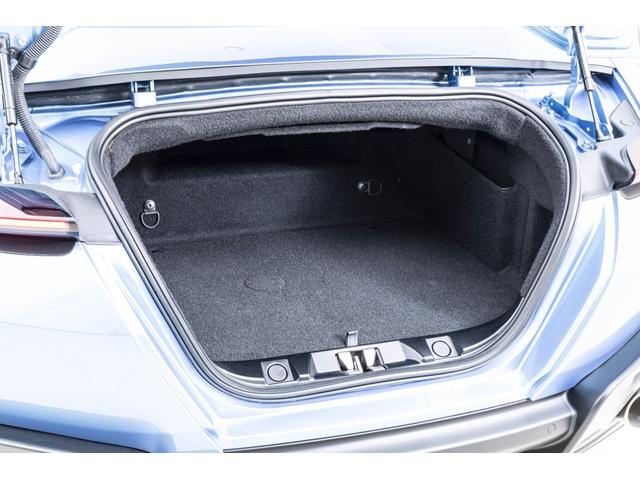 ローマスパイダー Ｆ１　ＤＣＴ　Ａｚｚｕｒｏ　Ｃａｌｉｆｏｒｎｉａ　サラウンドビューカメラ　パッセンジャーディスプレイ　バックレーダースクーデリアフェラーリロゴ　カーボンＬＥＤステアリング　フロアマットロゴ入り（19枚目）