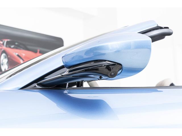 ローマスパイダー Ｆ１　ＤＣＴ　Ａｚｚｕｒｏ　Ｃａｌｉｆｏｒｎｉａ　サラウンドビューカメラ　パッセンジャーディスプレイ　バックレーダースクーデリアフェラーリロゴ　カーボンＬＥＤステアリング　フロアマットロゴ入り（21枚目）