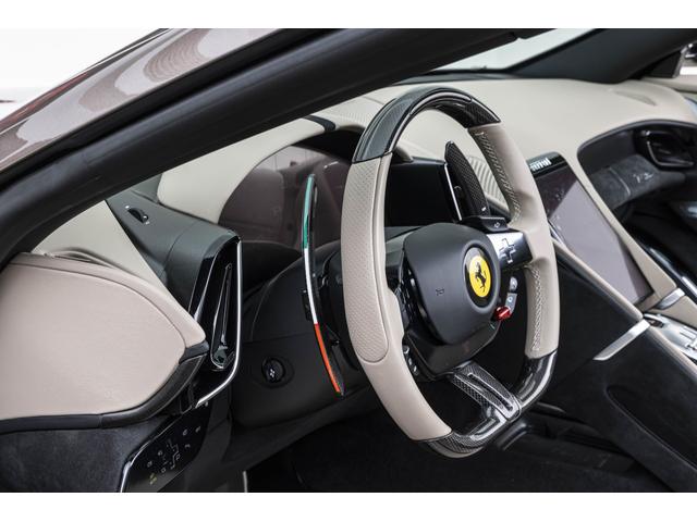 ローマスパイダー Ｆ１　ＤＣＴ　Ｂｒｏｎｚｏ　Ｃａｕｌｅｙ　／　Ｔｏｒｔｏｒａ　アイコニックスペシャルカラー「Ｂｒｏｎｚｏ　Ｃａｕｌｅｙ」　アップルカープレイ外装カーボン発　カーボンＬＥＤステアリング　サラウンドビューカメラ　ブラインドコーナーモニター（5枚目）