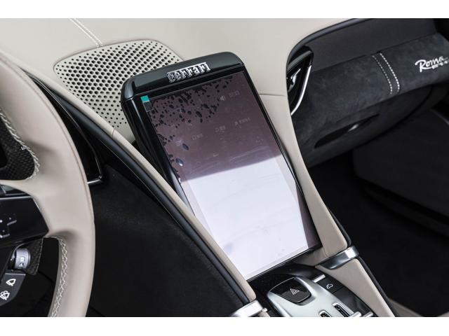 ローマスパイダー Ｆ１　ＤＣＴ　Ｂｒｏｎｚｏ　Ｃａｕｌｅｙ　／　Ｔｏｒｔｏｒａ　アイコニックスペシャルカラー「Ｂｒｏｎｚｏ　Ｃａｕｌｅｙ」　アップルカープレイ外装カーボン発　カーボンＬＥＤステアリング　サラウンドビューカメラ　ブラインドコーナーモニター（12枚目）