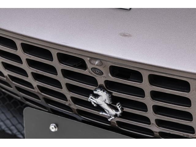 ローマスパイダー Ｆ１　ＤＣＴ　Ｂｒｏｎｚｏ　Ｃａｕｌｅｙ　／　Ｔｏｒｔｏｒａ　アイコニックスペシャルカラー「Ｂｒｏｎｚｏ　Ｃａｕｌｅｙ」　アップルカープレイ外装カーボン発　カーボンＬＥＤステアリング　サラウンドビューカメラ　ブラインドコーナーモニター（21枚目）