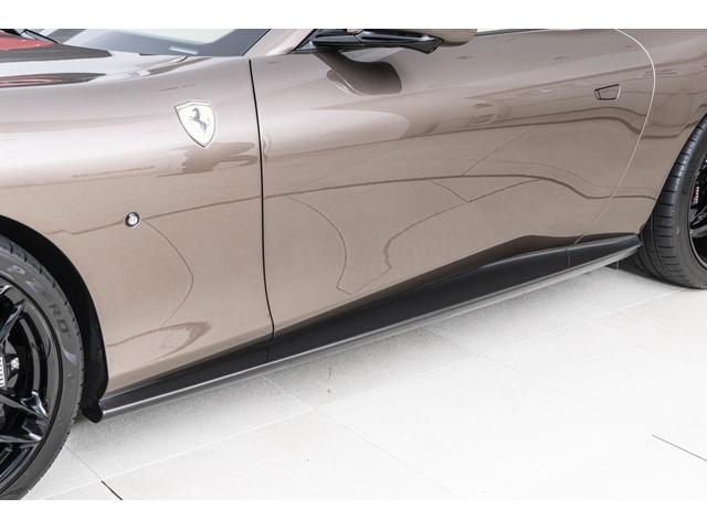 ローマスパイダー Ｆ１　ＤＣＴ　Ｂｒｏｎｚｏ　Ｃａｕｌｅｙ　／　Ｔｏｒｔｏｒａ　アイコニックスペシャルカラー「Ｂｒｏｎｚｏ　Ｃａｕｌｅｙ」　アップルカープレイ外装カーボン発　カーボンＬＥＤステアリング　サラウンドビューカメラ　ブラインドコーナーモニター（22枚目）