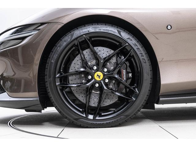 ローマスパイダー Ｆ１　ＤＣＴ　Ｂｒｏｎｚｏ　Ｃａｕｌｅｙ　／　Ｔｏｒｔｏｒａ　アイコニックスペシャルカラー「Ｂｒｏｎｚｏ　Ｃａｕｌｅｙ」　アップルカープレイ外装カーボン発　カーボンＬＥＤステアリング　サラウンドビューカメラ　ブラインドコーナーモニター（24枚目）