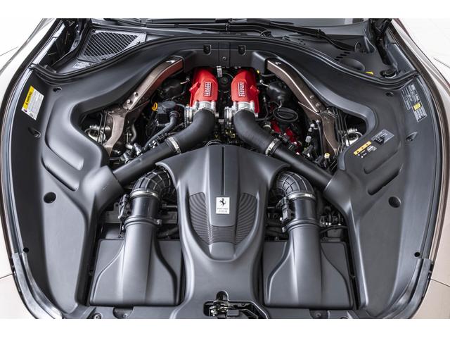 ローマスパイダー Ｆ１　ＤＣＴ　Ｂｒｏｎｚｏ　Ｃａｕｌｅｙ　／　Ｔｏｒｔｏｒａ　アイコニックスペシャルカラー「Ｂｒｏｎｚｏ　Ｃａｕｌｅｙ」　アップルカープレイ外装カーボン発　カーボンＬＥＤステアリング　サラウンドビューカメラ　ブラインドコーナーモニター（28枚目）