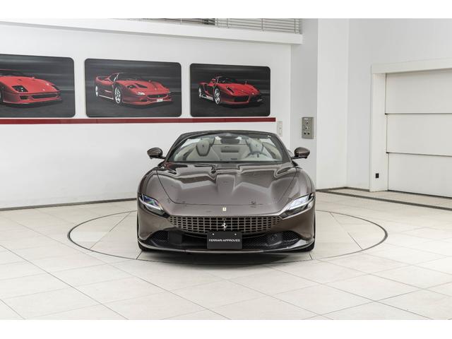 ローマスパイダー Ｆ１　ＤＣＴ　Ｂｒｏｎｚｏ　Ｃａｕｌｅｙ　／　Ｔｏｒｔｏｒａ　アイコニックスペシャルカラー「Ｂｒｏｎｚｏ　Ｃａｕｌｅｙ」　アップルカープレイ外装カーボン発　カーボンＬＥＤステアリング　サラウンドビューカメラ　ブラインドコーナーモニター（32枚目）