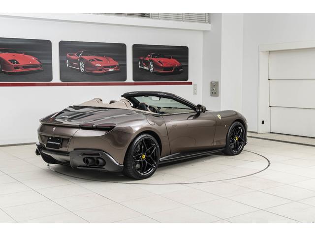 ローマスパイダー Ｆ１　ＤＣＴ　Ｂｒｏｎｚｏ　Ｃａｕｌｅｙ　／　Ｔｏｒｔｏｒａ　アイコニックスペシャルカラー「Ｂｒｏｎｚｏ　Ｃａｕｌｅｙ」　アップルカープレイ外装カーボン発　カーボンＬＥＤステアリング　サラウンドビューカメラ　ブラインドコーナーモニター（35枚目）