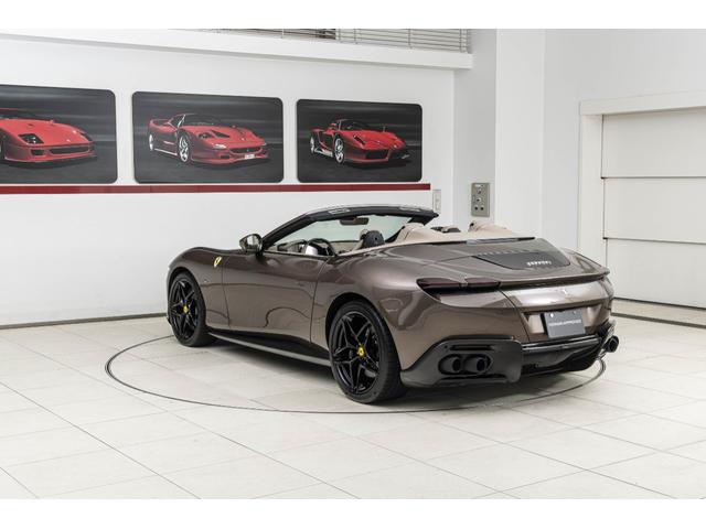 ローマスパイダー Ｆ１　ＤＣＴ　Ｂｒｏｎｚｏ　Ｃａｕｌｅｙ　／　Ｔｏｒｔｏｒａ　アイコニックスペシャルカラー「Ｂｒｏｎｚｏ　Ｃａｕｌｅｙ」　アップルカープレイ外装カーボン発　カーボンＬＥＤステアリング　サラウンドビューカメラ　ブラインドコーナーモニター（37枚目）